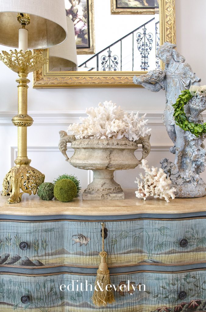 Summer Decorating with Coral and Shells | Edith & Evelyn | www.edithandevelynvintage.com