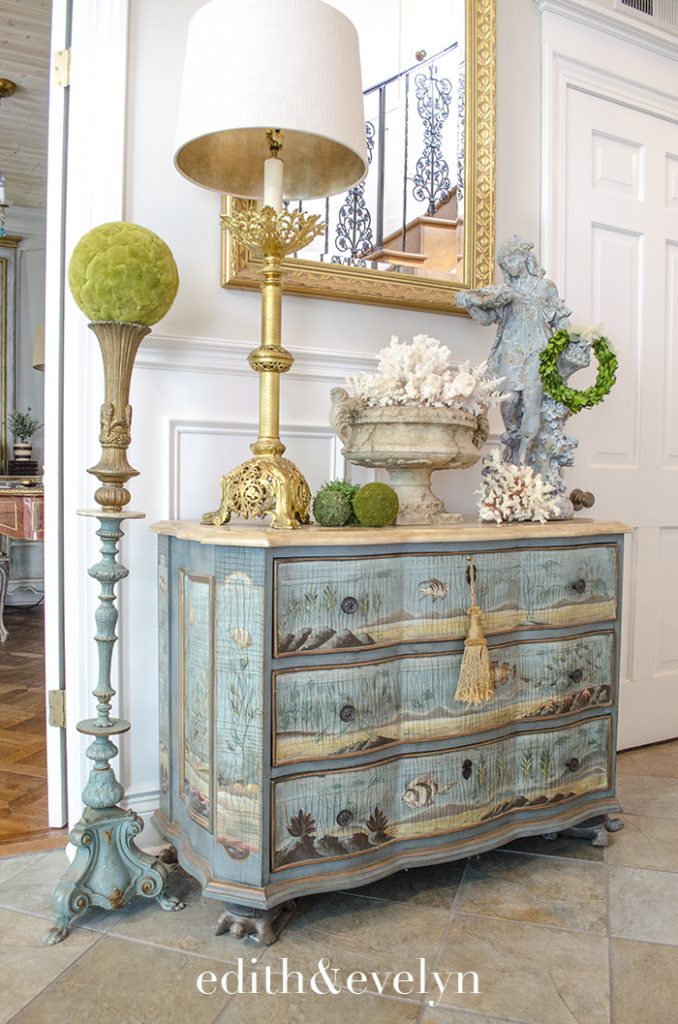 Summer Decorating with Coral and Shells | Edith & Evelyn | www.edithandevelynvintage.com