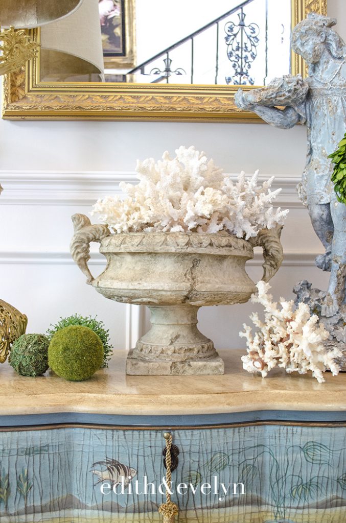 Summer Decorating with Coral and Shells | Edith & Evelyn | www.edithandevelynvintage.com