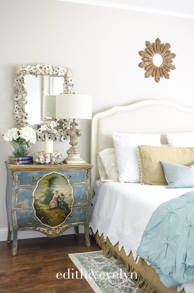 Summer Decorating with Coral and Shells | Edith & Evelyn | www.edithandevelynvintage.com