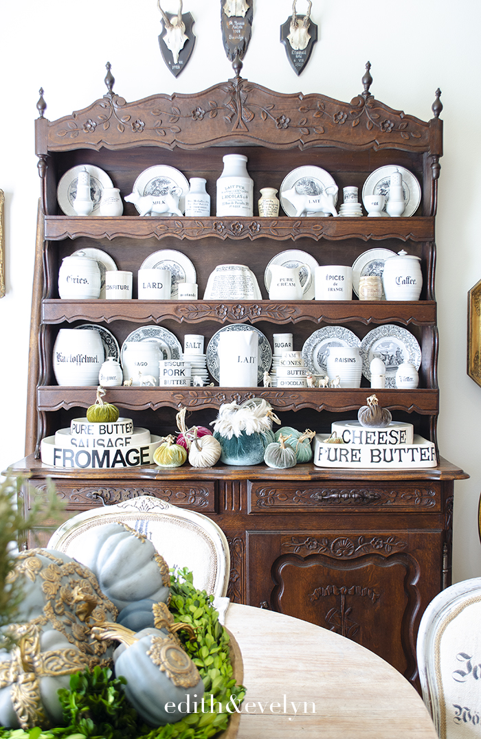 Simple Fall Decor | Edith & Evelyn | www.edithandevelynvintage.com