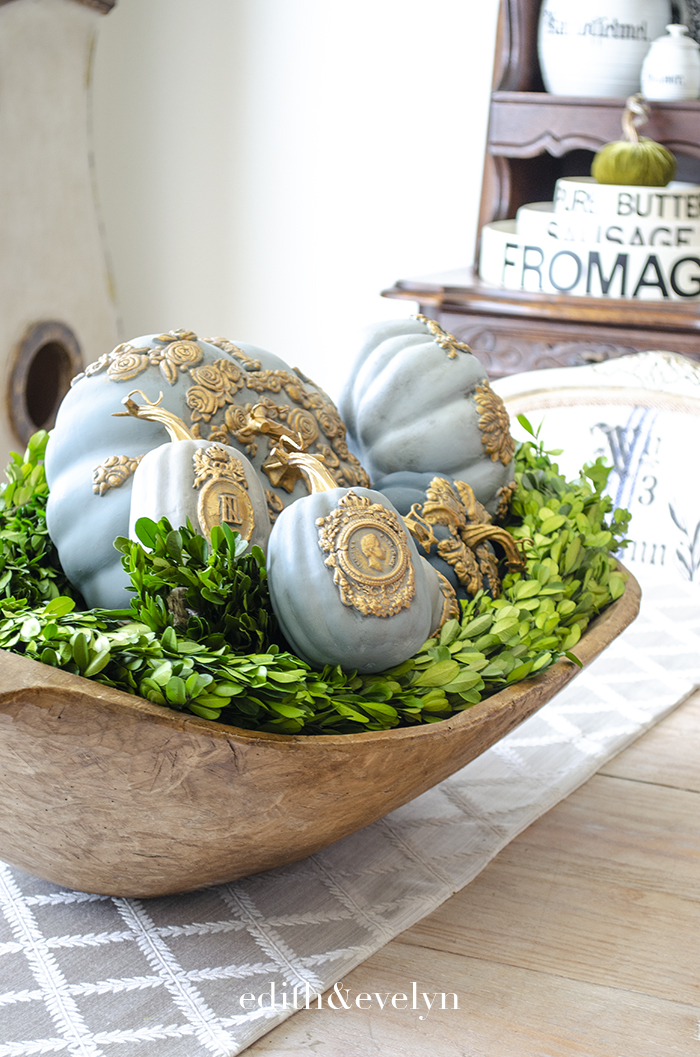 Simple Fall Decor | Edith & Evelyn | www.edithandevelynvintage.com