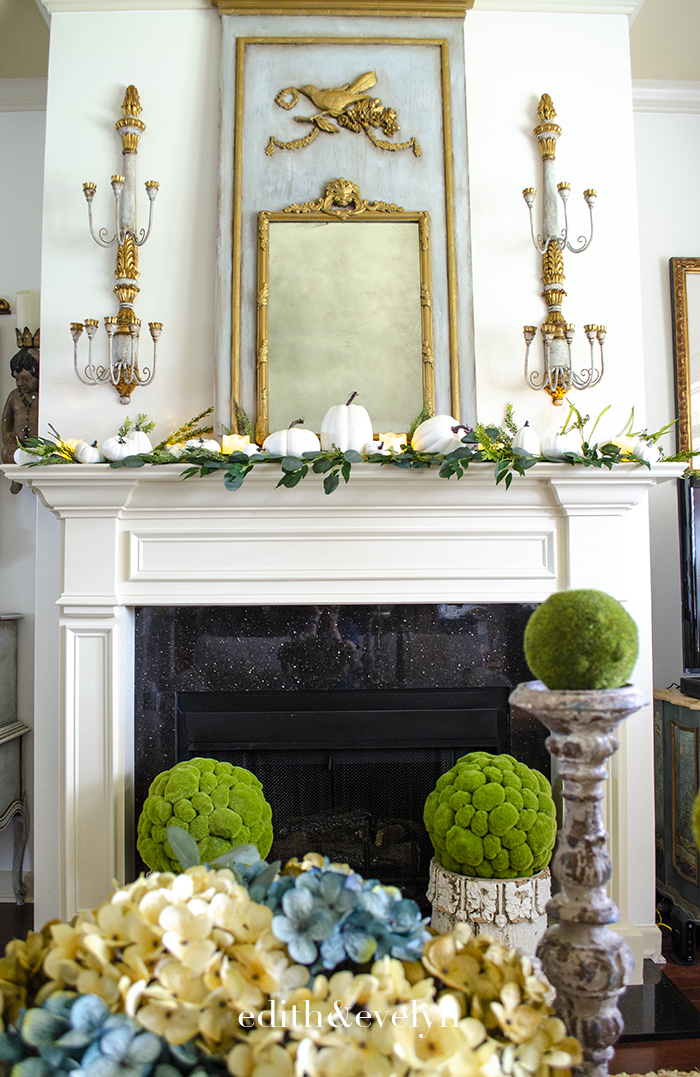 Simple Fall Decor | Edith & Evelyn | www.edithandevelynvintage.com