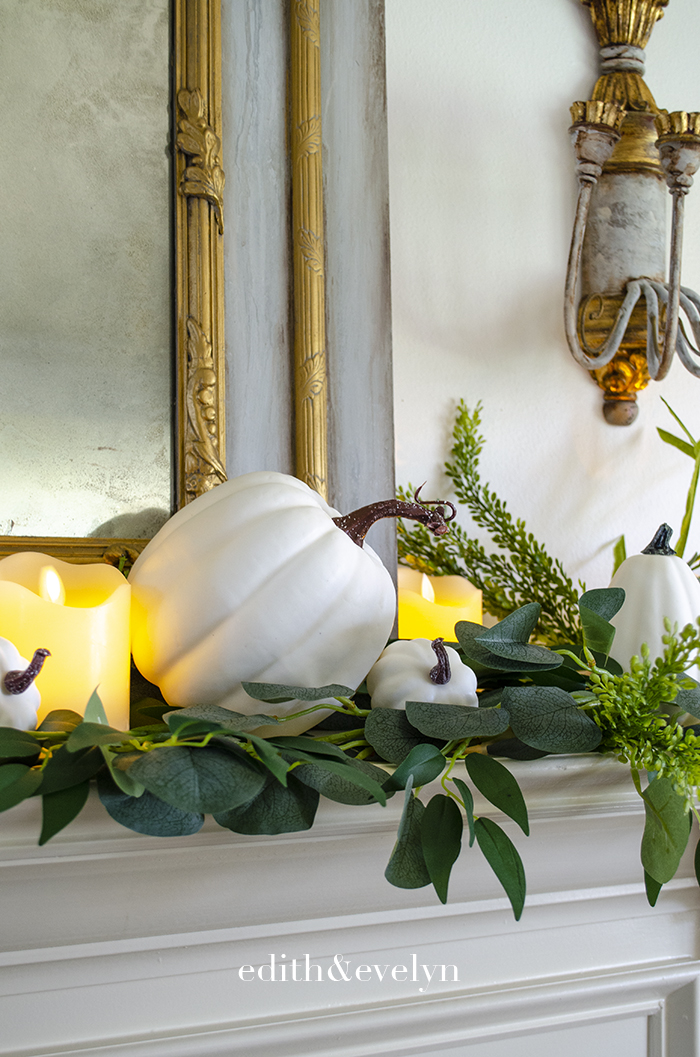 Simple Fall Decor | Edith & Evelyn | www.edithandevelynvintage.com