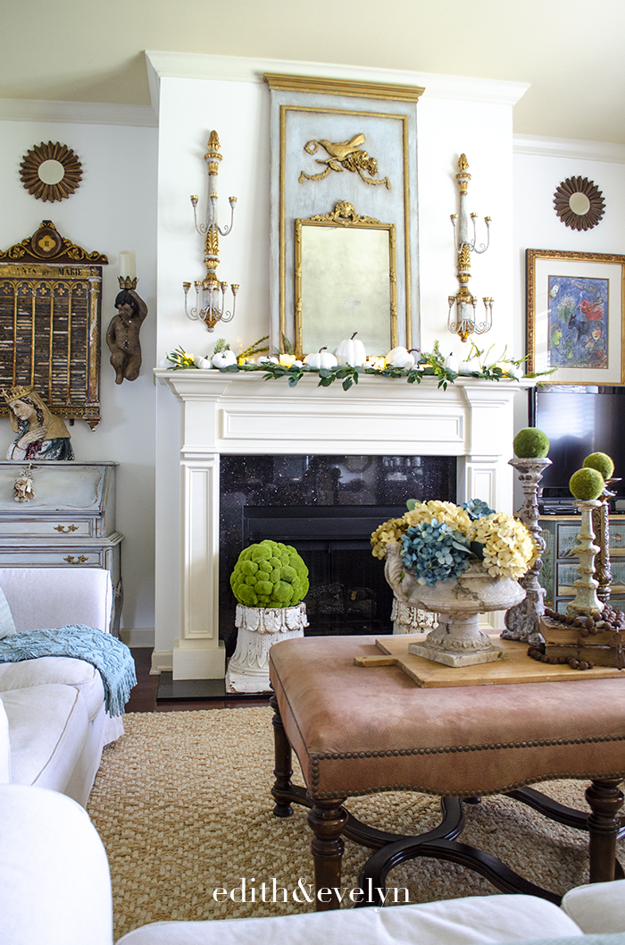 Simple Fall Decor | Edith & Evelyn | www.edithandevelynvintage.com